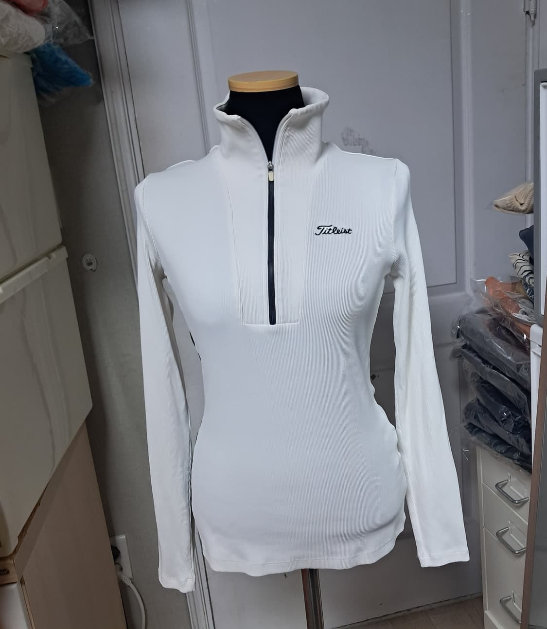 타이틀리스트 정품 여성 골프 반집업 티셔츠 S 상품이미지1