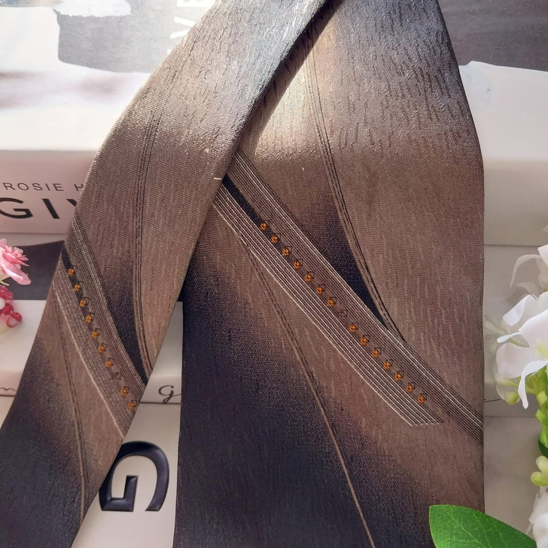 지방시 실크 브라운 그라데이션 패턴 넥타이 10.2cm A등급 K1503 상품이미지2