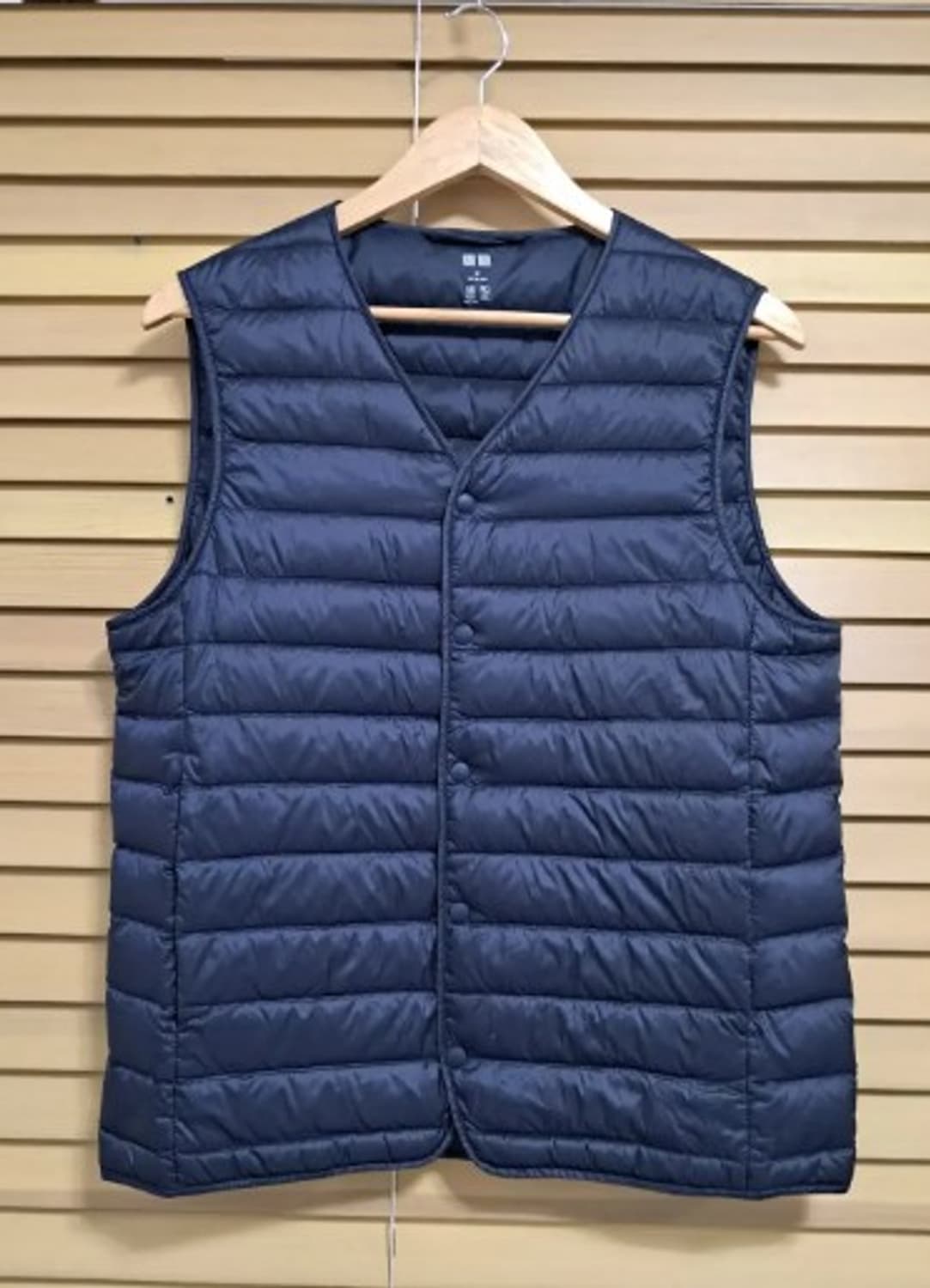 유니클로 남성 라이트다운패딩조끼 M사이즈 상품이미지2