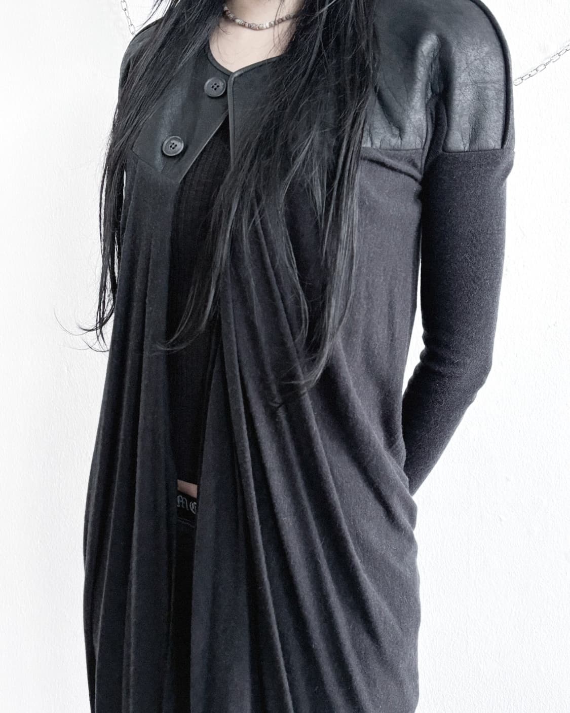 릭오웬스 릴리즈 레더 숄더 아머 드레이프 가디건 상품이미지4