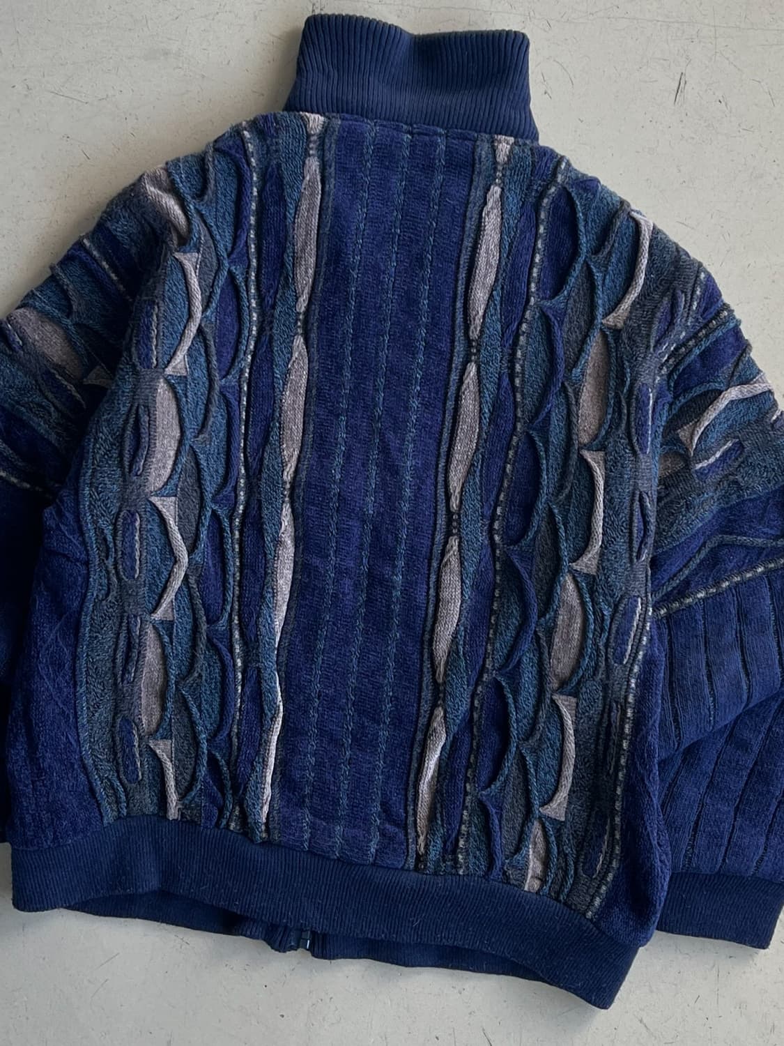 질 집 쓰리디 케이블 울 니트 집업 블루종 상품이미지5