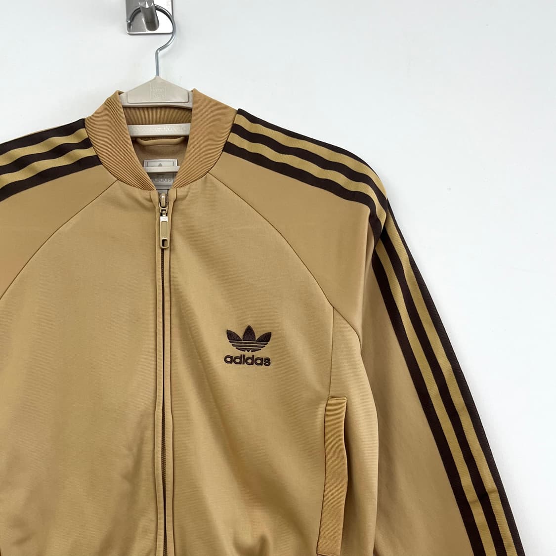 아디다스 딱붙핏 모카 브라운 크롭 트랙탑 져지 상품이미지4