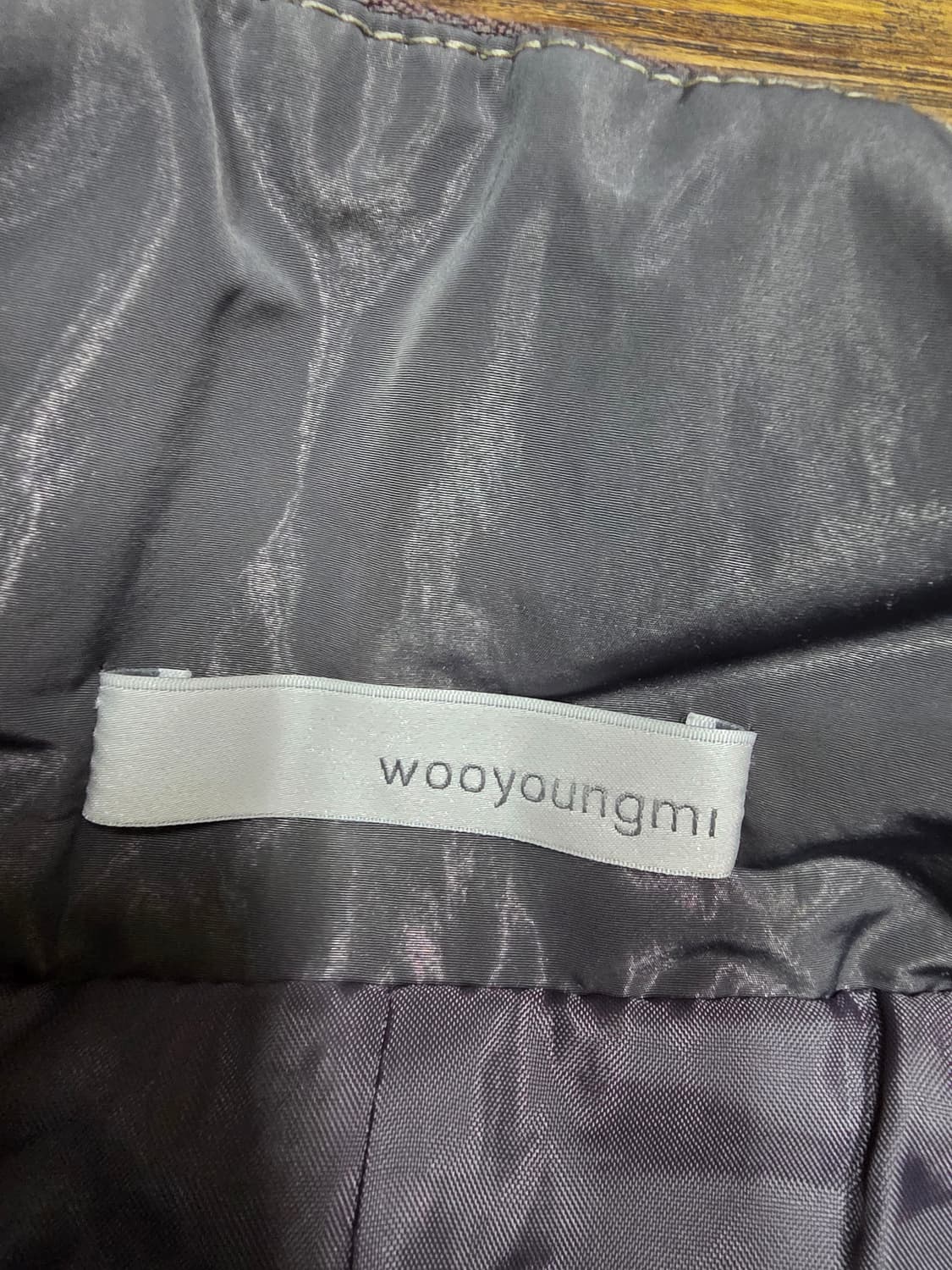 우영미 하이넥 글로시 집업자켓  상품이미지4