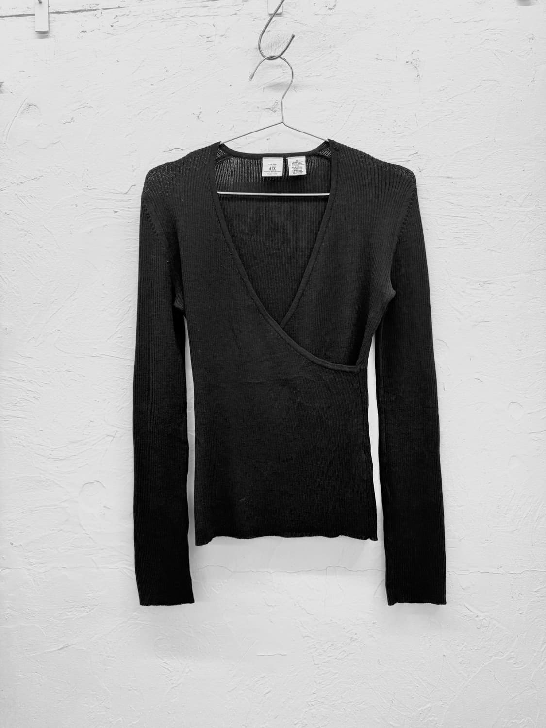 armani exchange 브이넥 랩 니트 상품이미지1