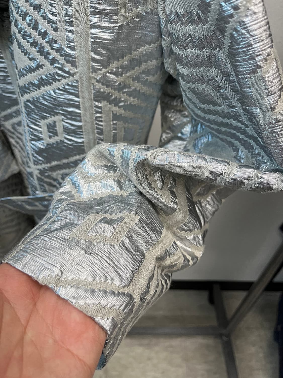 여) 드리스반노튼 실버이팩트 트렌치코트  상품이미지4