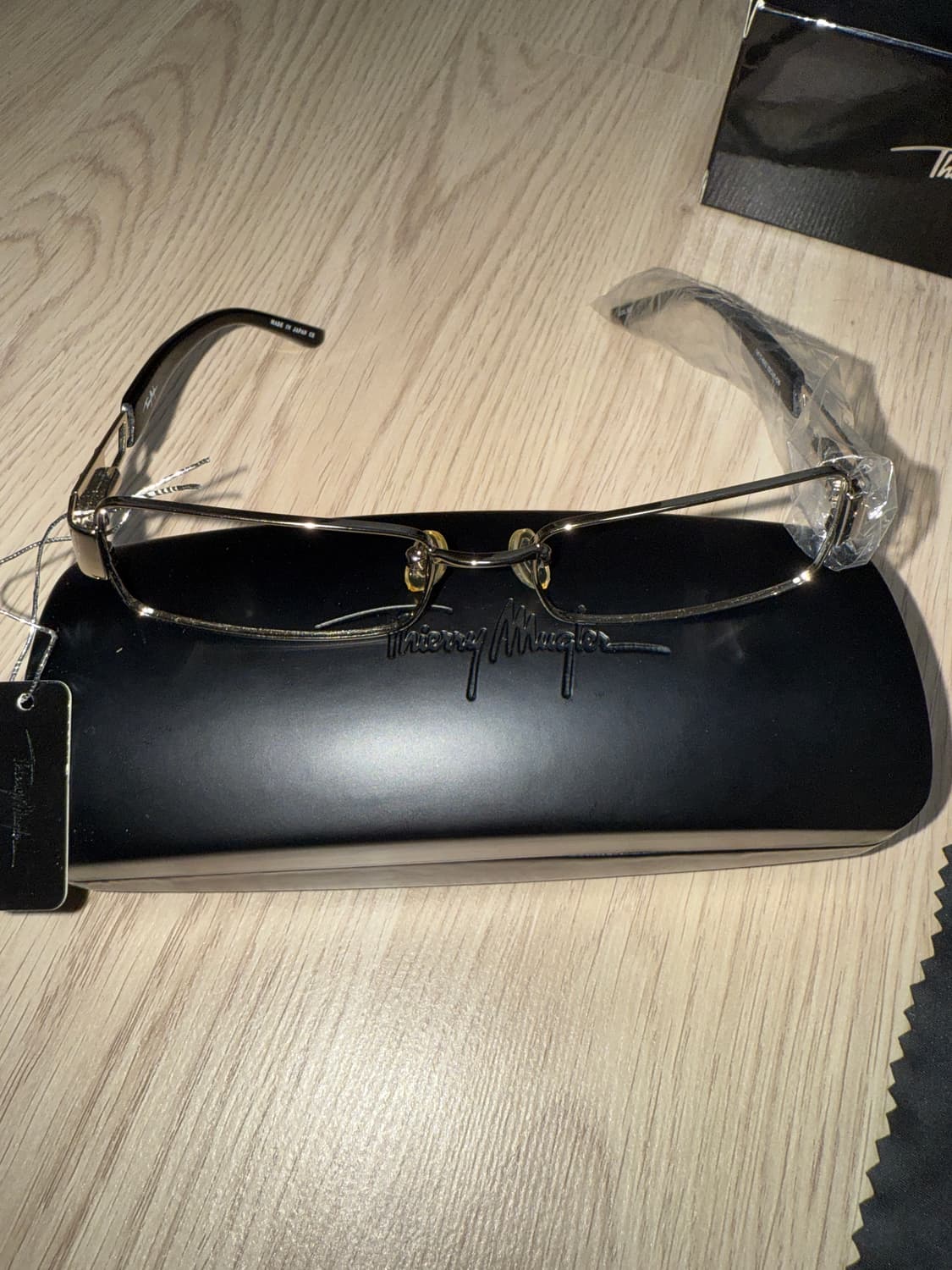 Mugler 뮈글러 실버 스퀘어 긱시크 안경테 상품이미지8