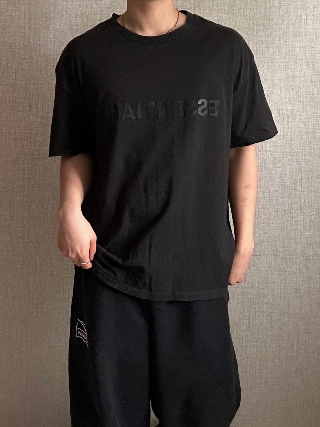 Essentials x Fear Of God 스펠로고 반팔 티셔츠 상품이미지1