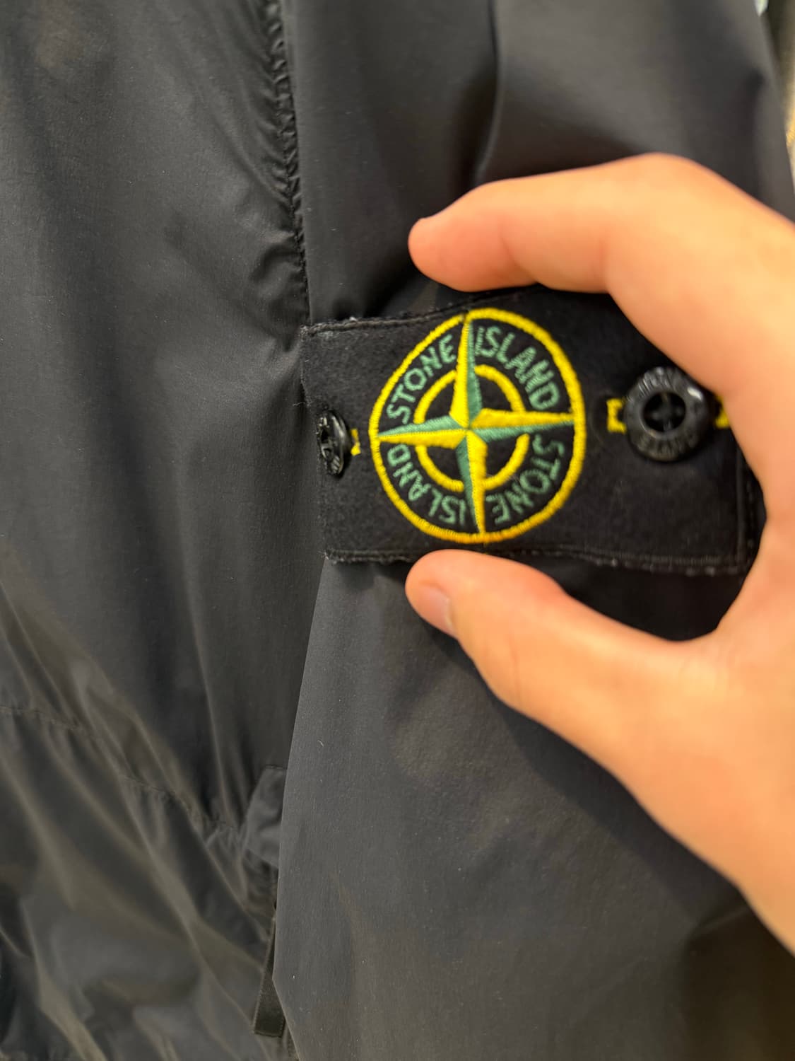 스톤아일랜드 스킨터치 바람막이 22ss M 상품이미지2