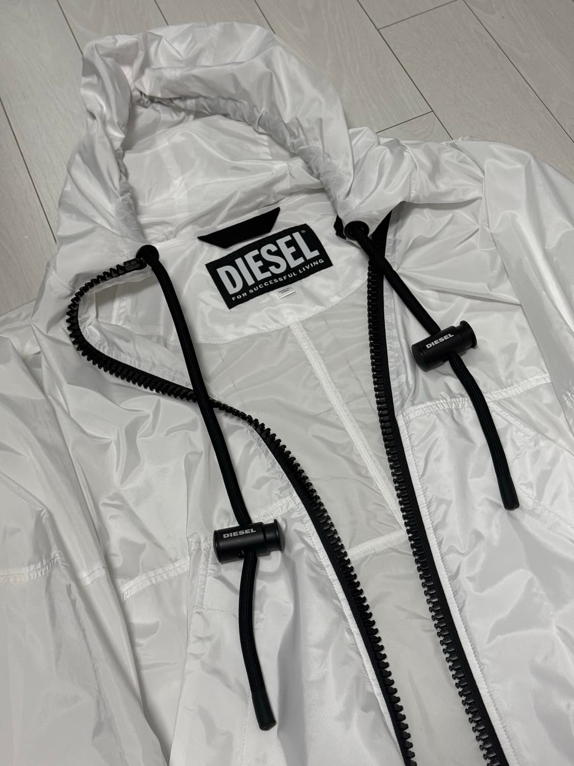 DIESEL 바람막이 화이트 상품이미지1