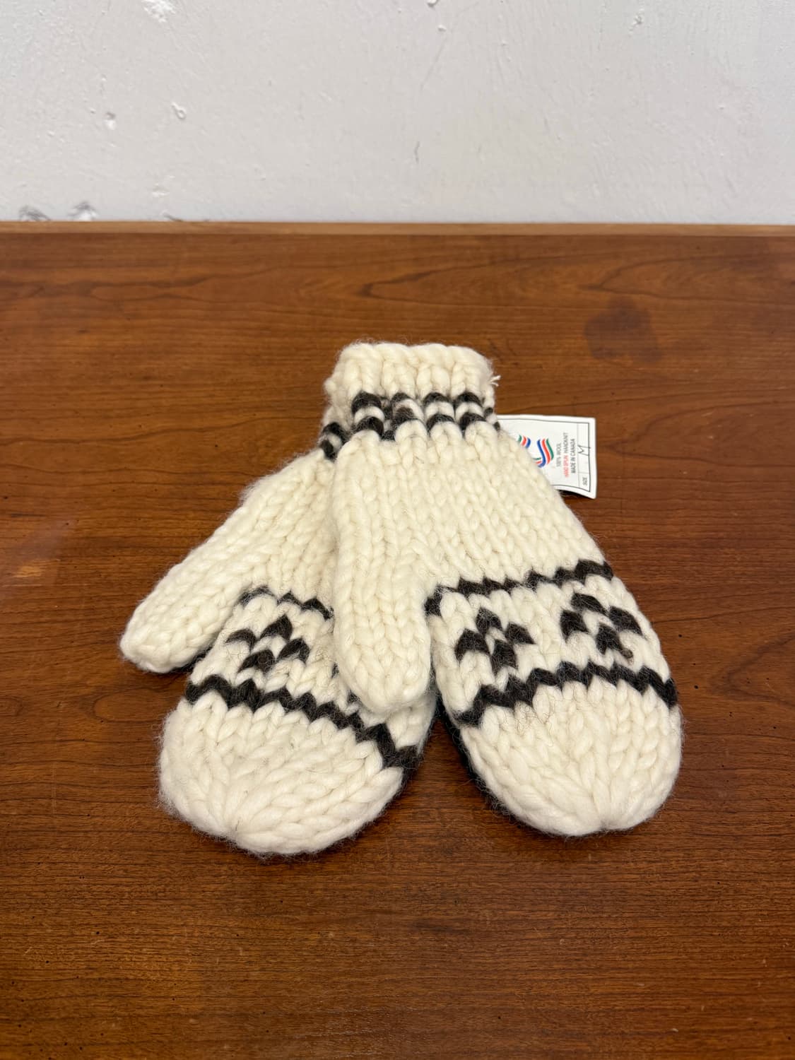 Canada Cowichan Hand Knit Wool Mittens 상품이미지1