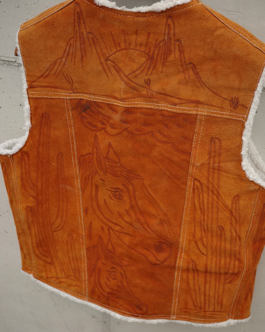 70‘s 핸드 번 드로잉 웨스턴 스웨이드 쉐르파 베스트 상품이미지5