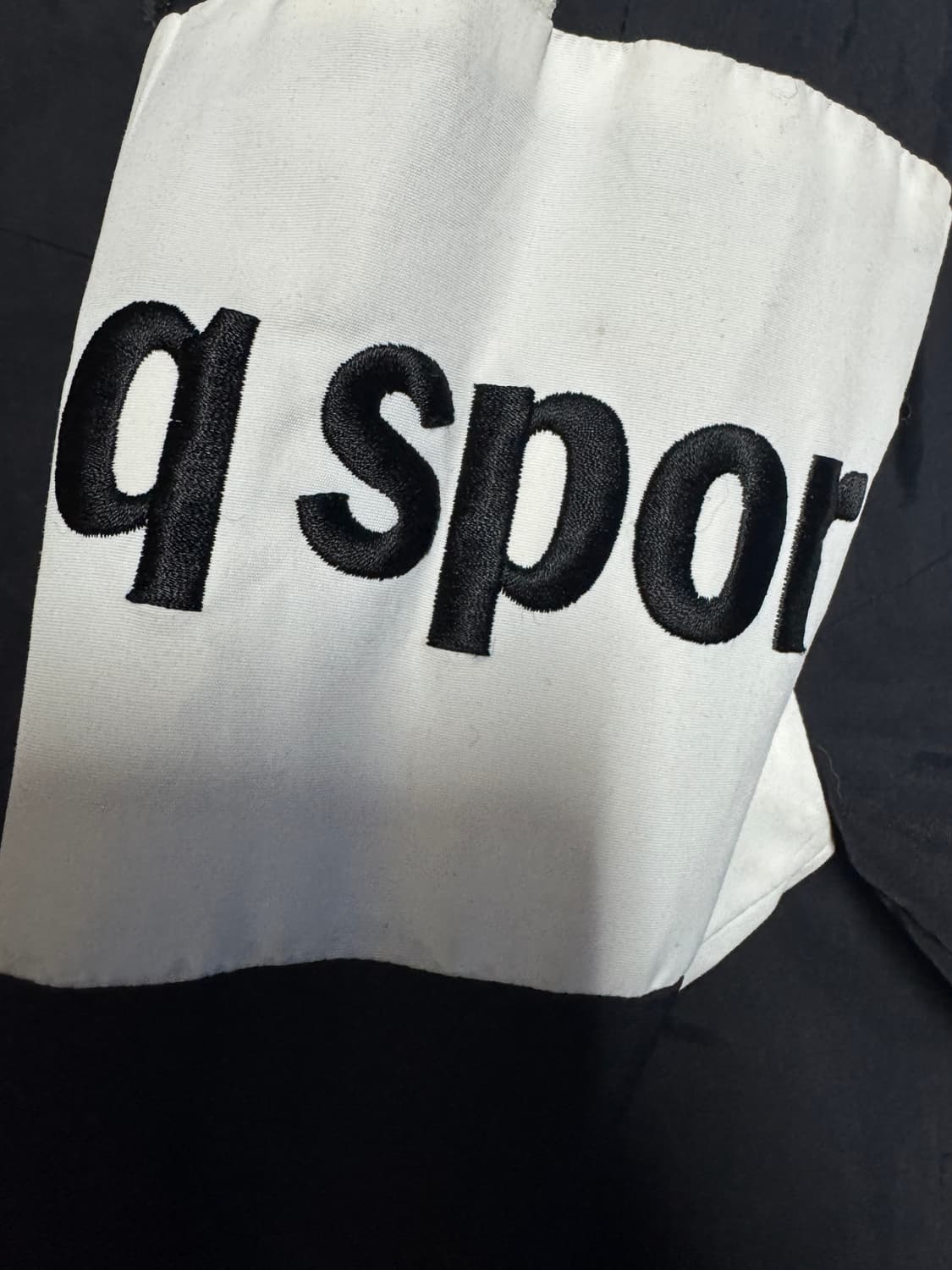 르꼬끄 스포르티브 오버핏 트랙 선데이 바람막이 블랙 상품이미지4