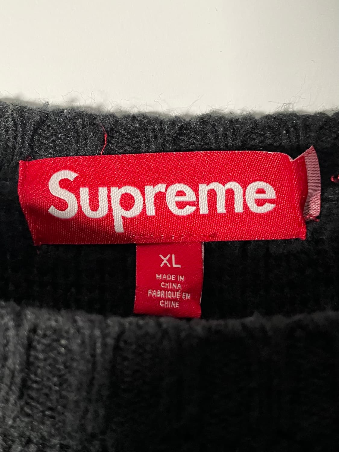 23FW 슈프림 체스트 스트라이프 블랙 니트 (on.379)  상품이미지6