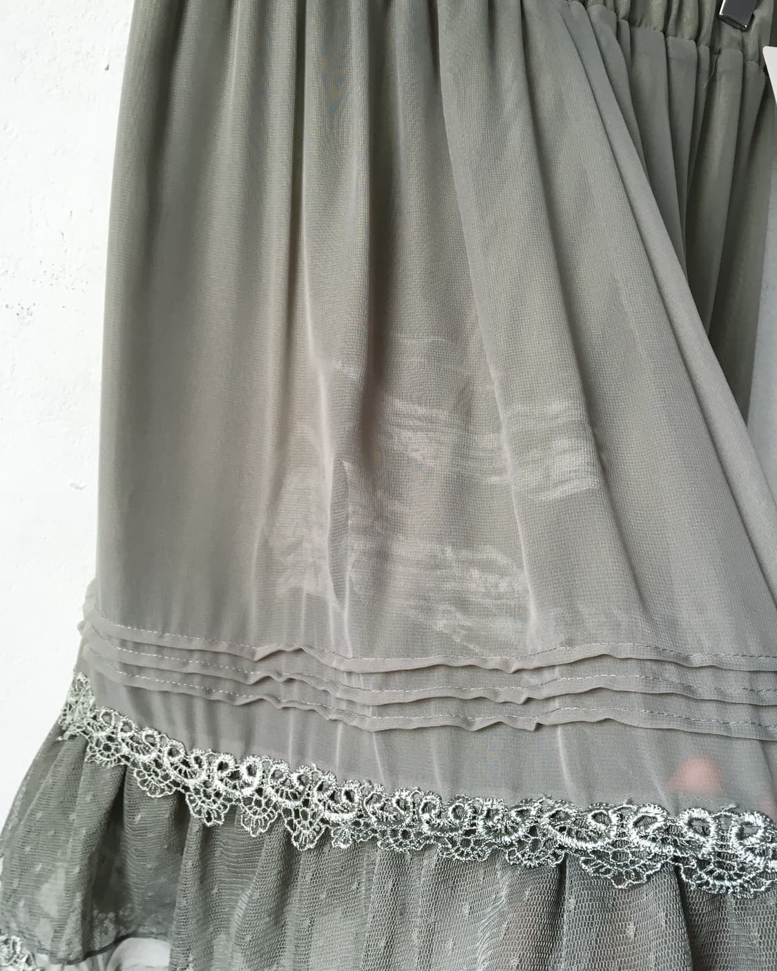 axes femme Lace trimming khaki midi skir 상품이미지3