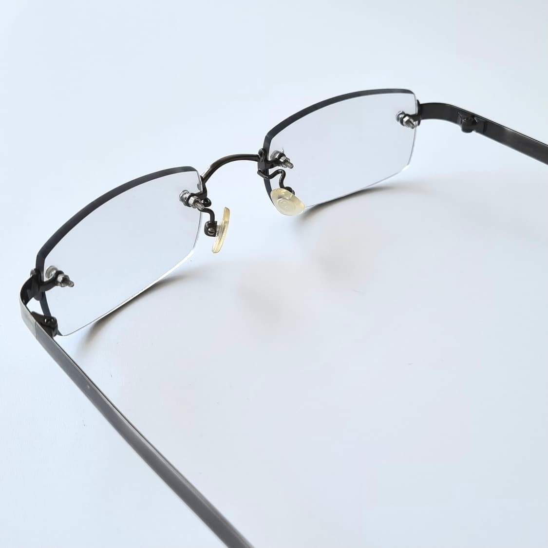 데드스탁 초경량 클래식 직사각형 무테 안경테 646 상품이미지4