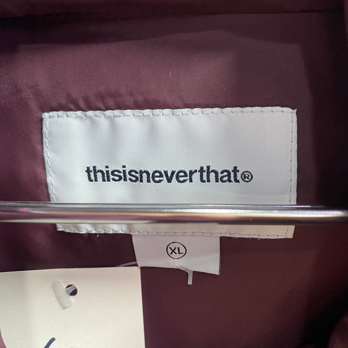 디스이즈네버댓 스몰로고 플럼 후드 바람막이 B4004 상품이미지4