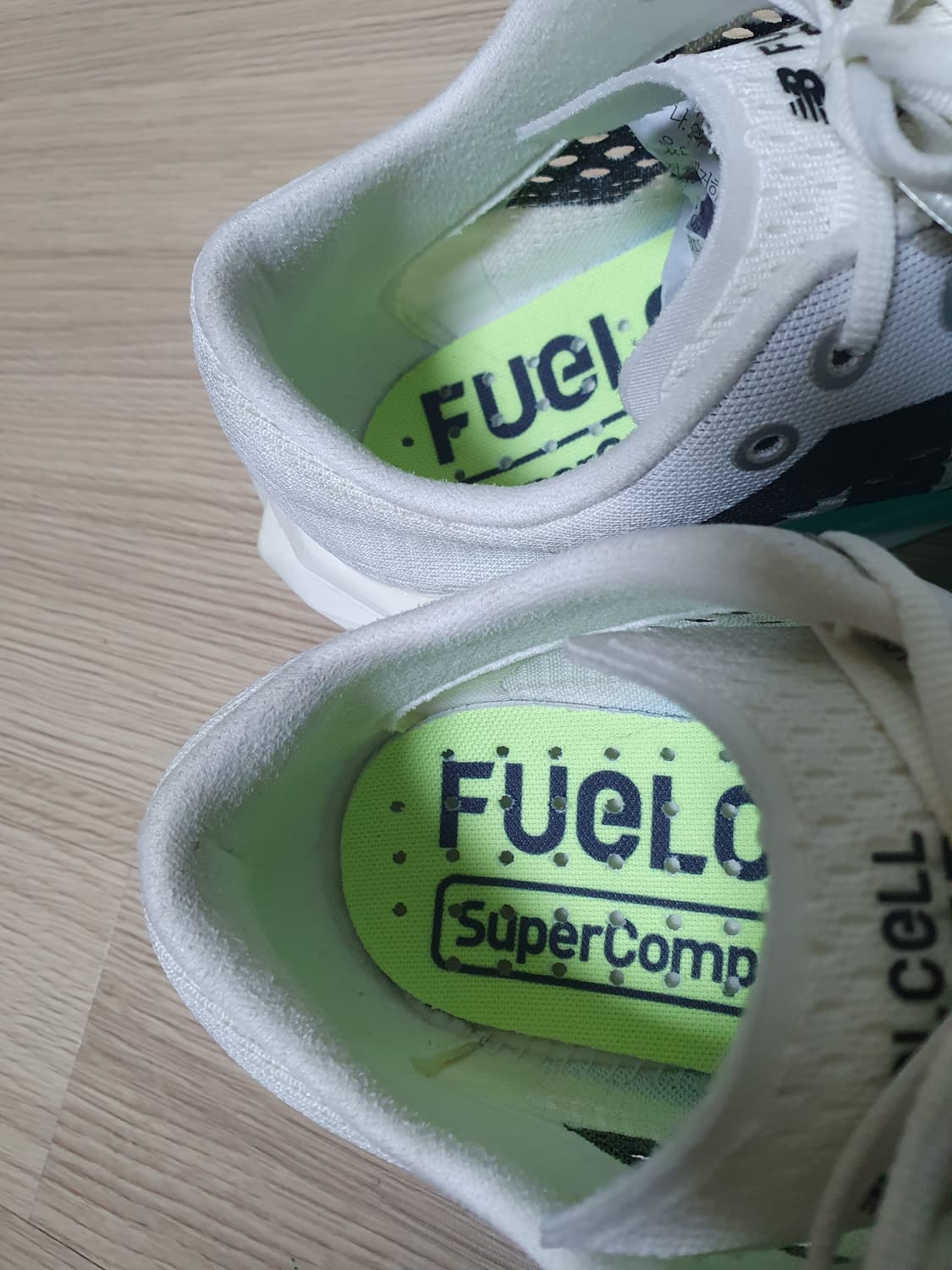 뉴발란스 퓨어셀 SC 페이서 v2 런닝화 300 상품이미지8