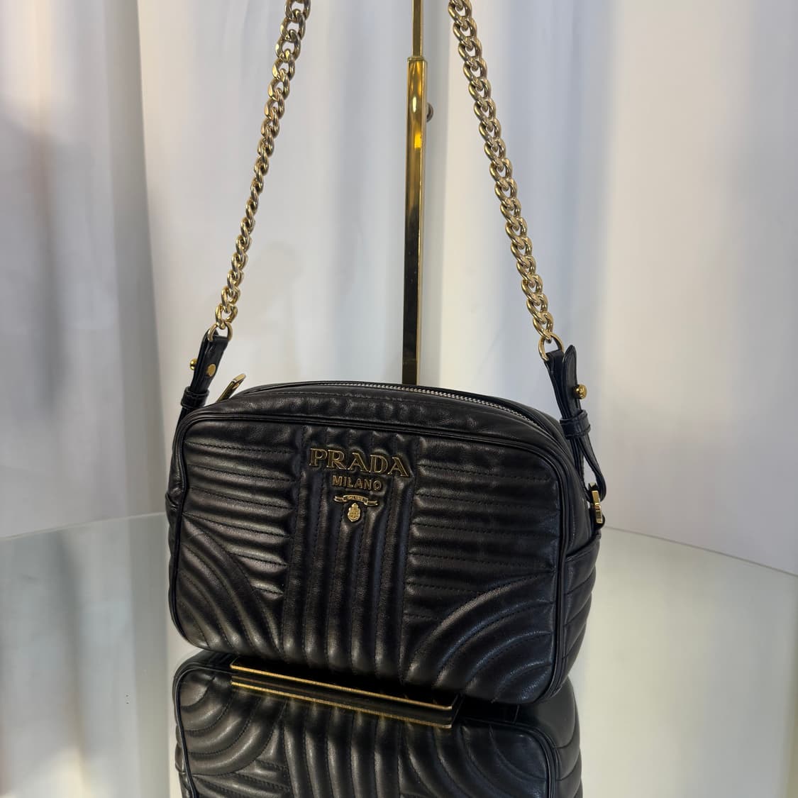 프라다 다이어그램 금장 체인백 상품이미지3