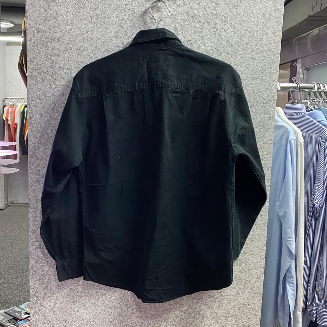 칼하트 패치로고 투포켓 블랙 셔츠 B3160 상품이미지4