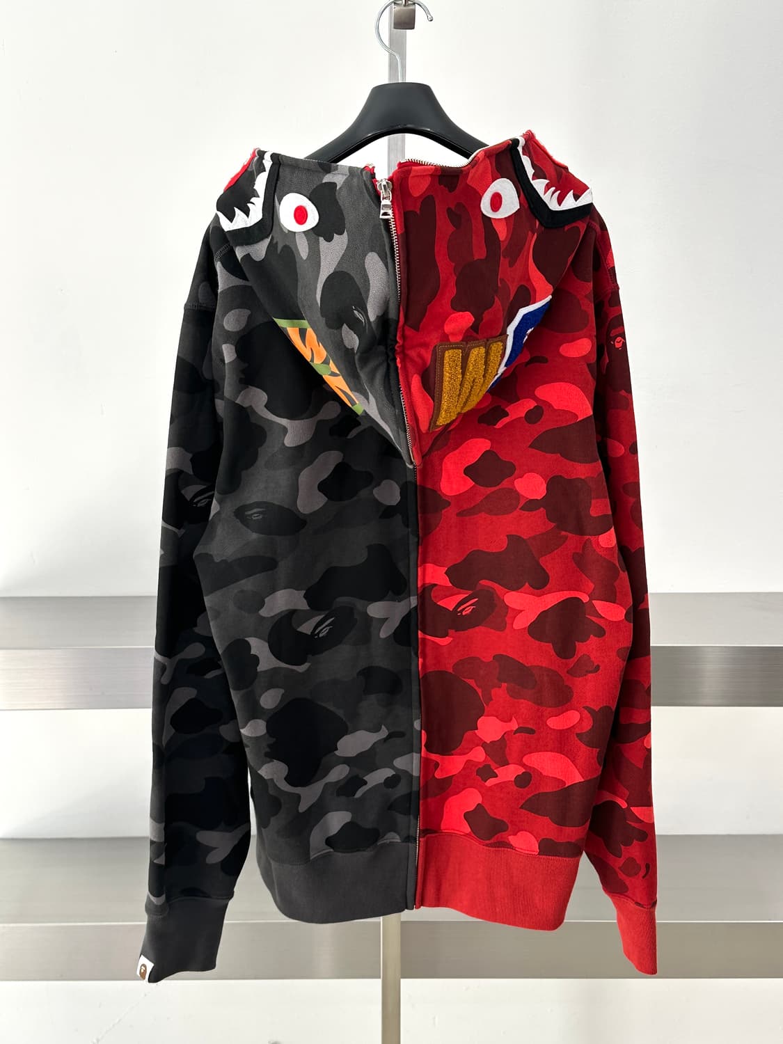 베이프 24FW 적계/흑계 아수라 카모 샤크 후드집업 상품이미지4