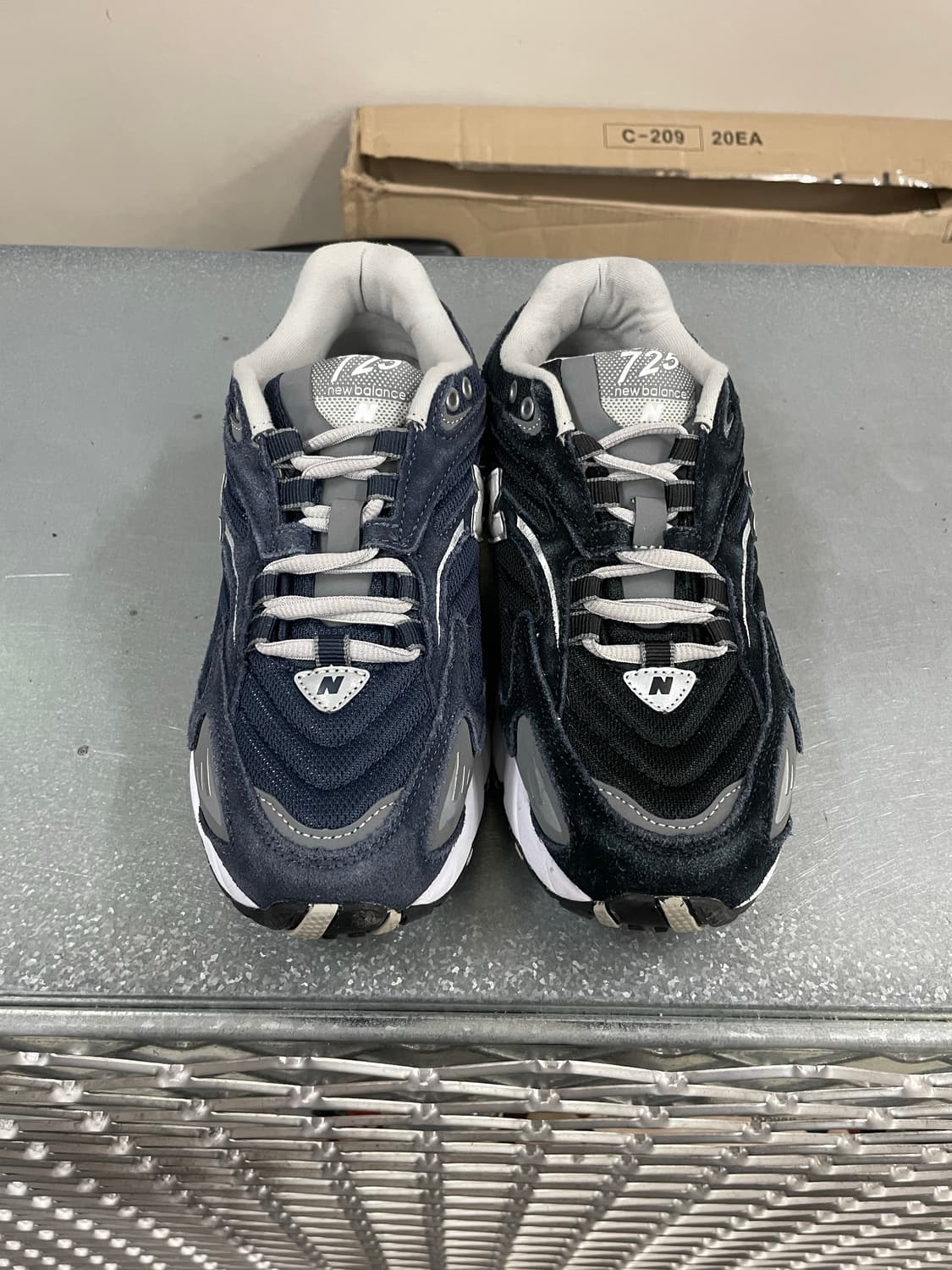 뉴발란스 725 블랙 240 상품이미지5