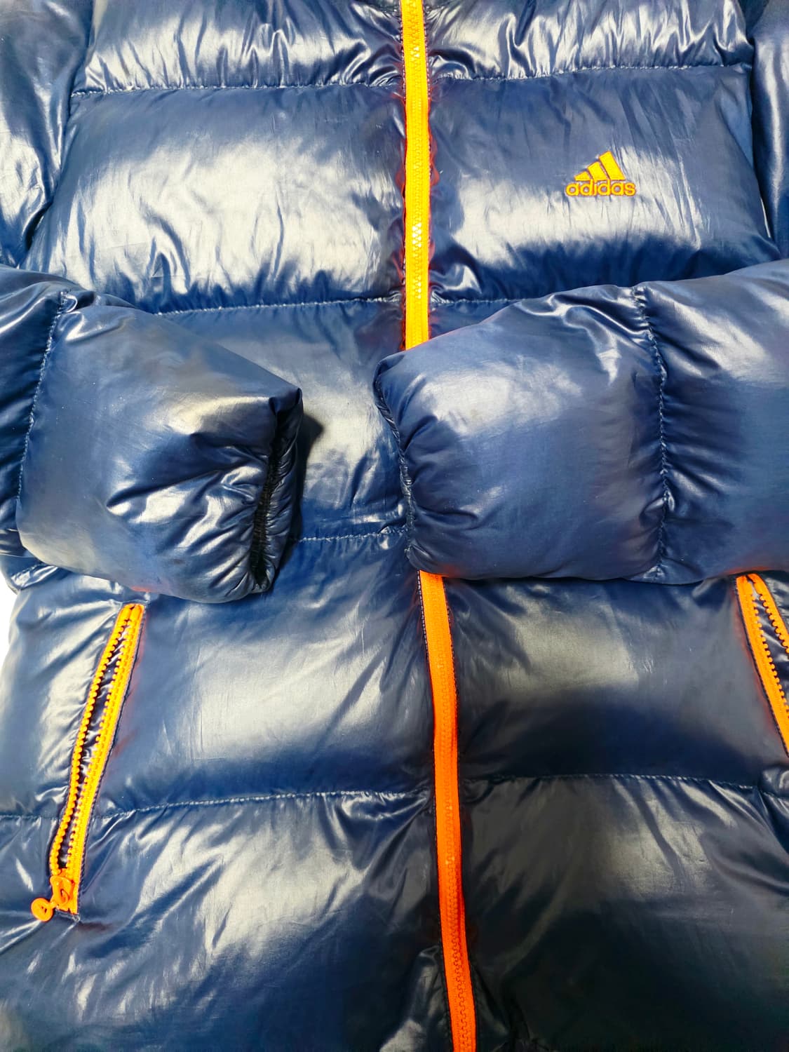 [아디다스] Y2K 유광 네이비 오렌지 배색 발열 구스다운 후드 패딩 9 상품이미지3