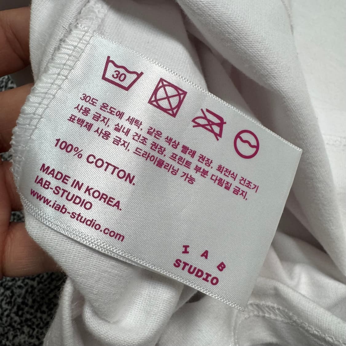 Name : 아이앱스튜디오 시그니처 후면 빅로고 반팔 :)  상품이미지7