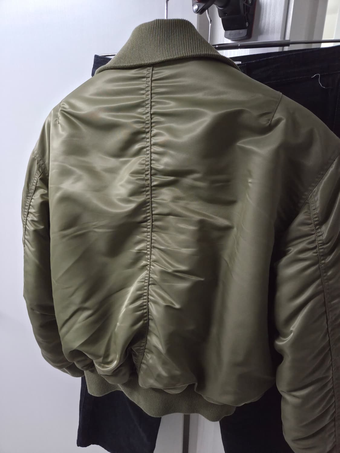 벨리에 랜더 플라이트 자켓 - 카키 팝니다 상품이미지4