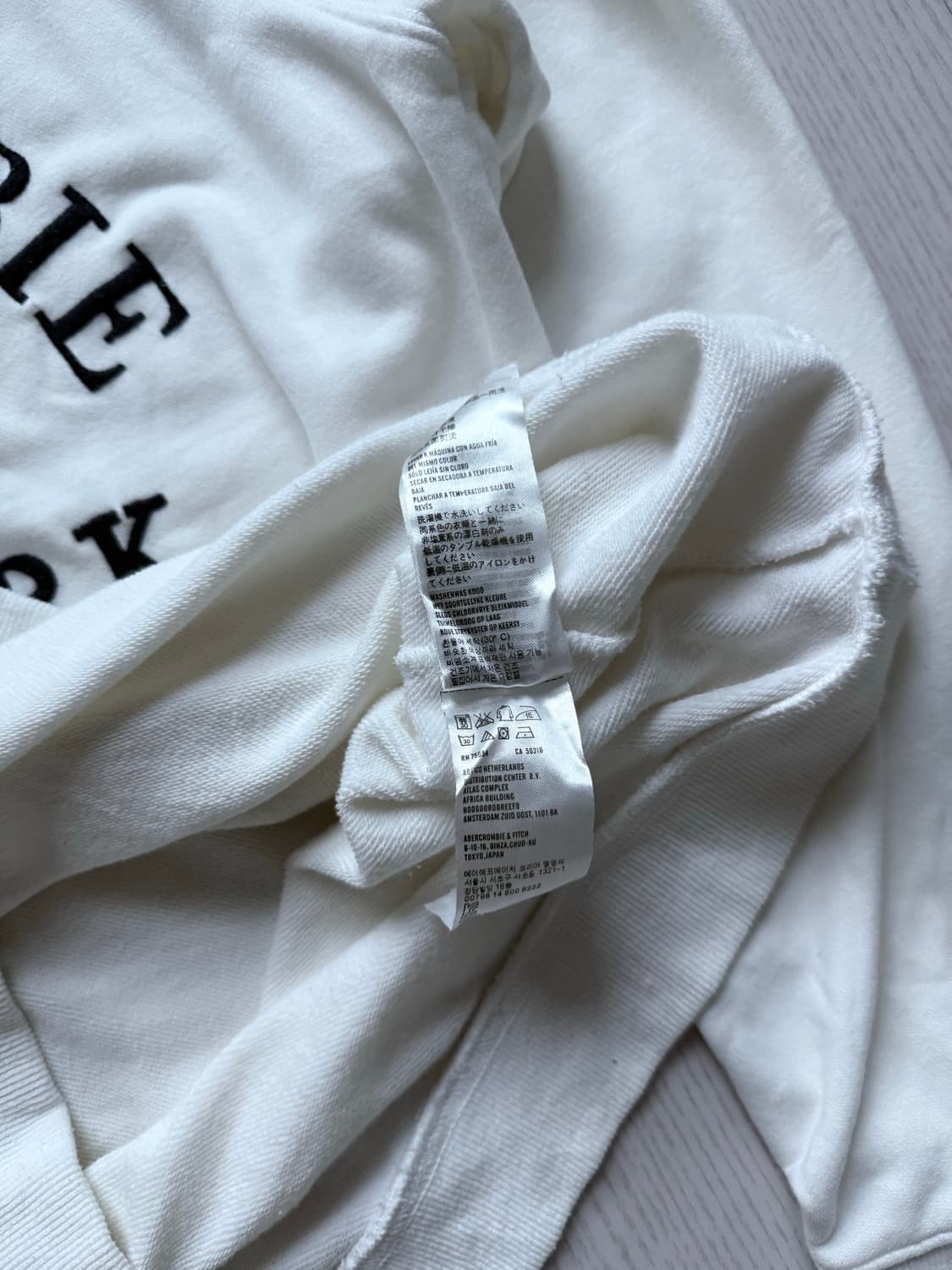 아베크롬비 중앙 빅 프린팅 화이트 맨투맨 상품이미지9