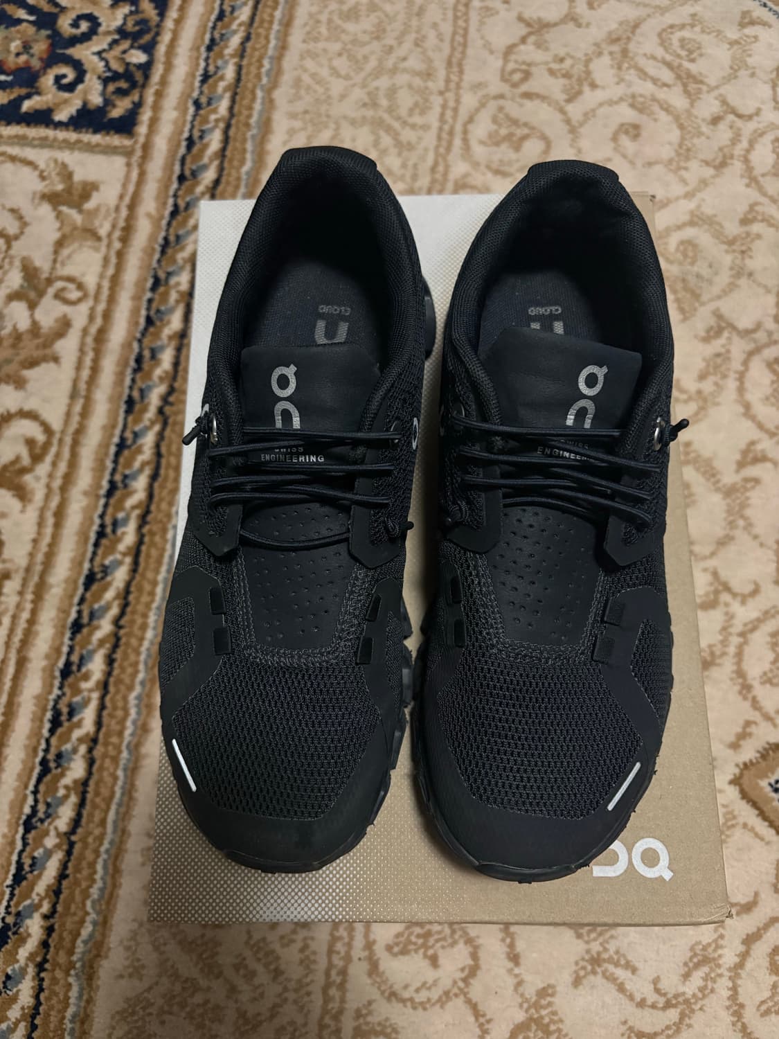 온러닝 클라우드5 올블랙 여성 운동화  상품이미지2