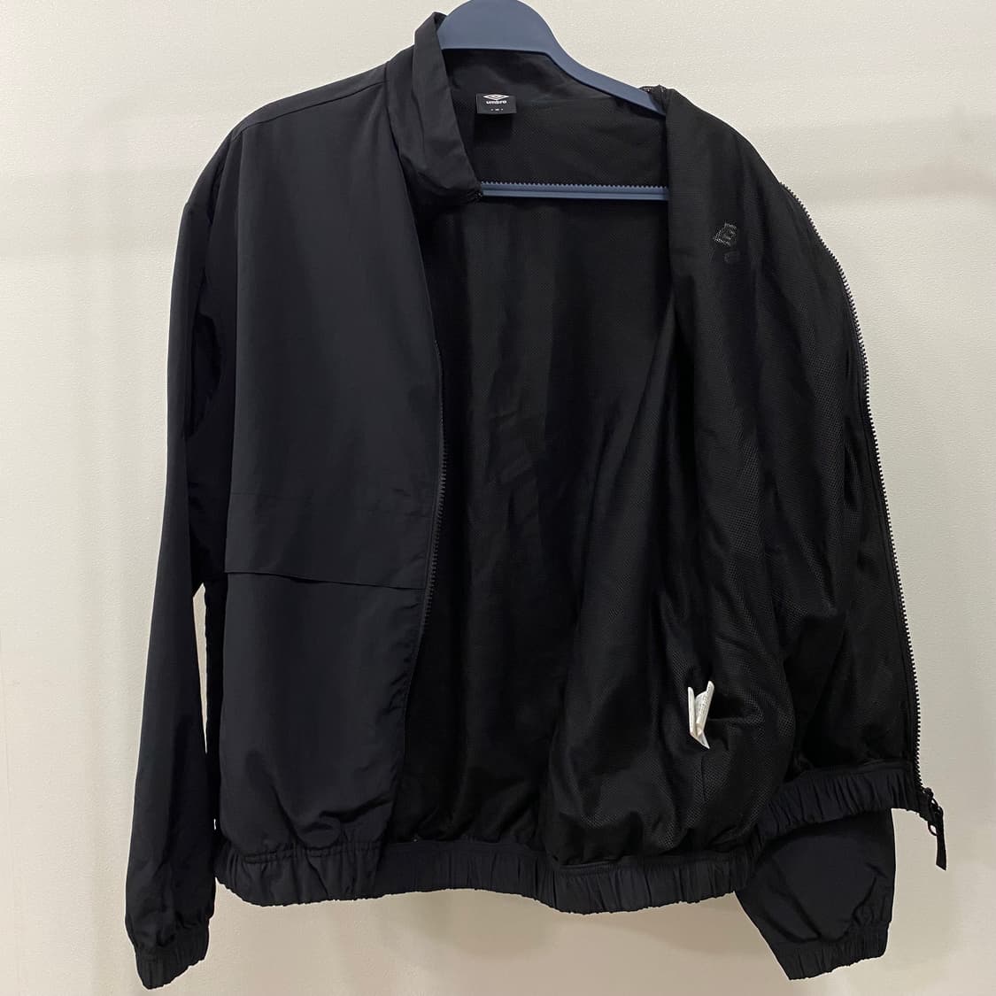 엄브로 스텐넥 투웨이 웜업 바람막이 상품이미지8