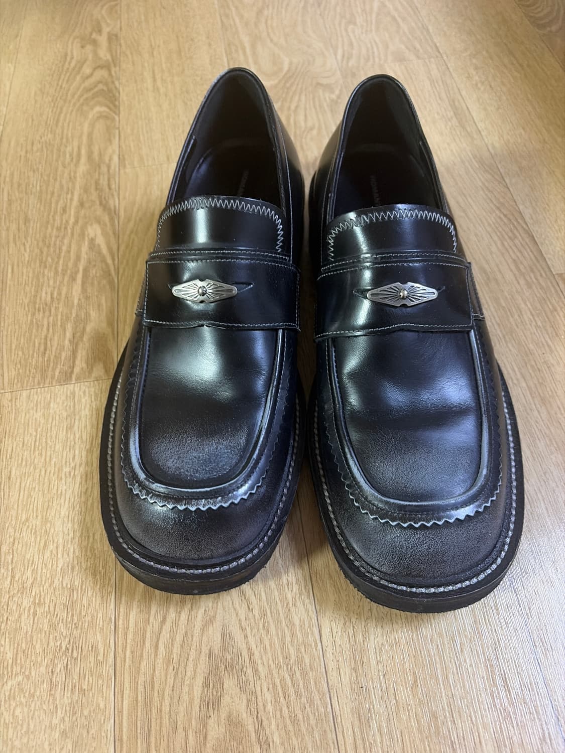 로맨틱 무브 하프문 레더 로퍼 270 상품이미지1