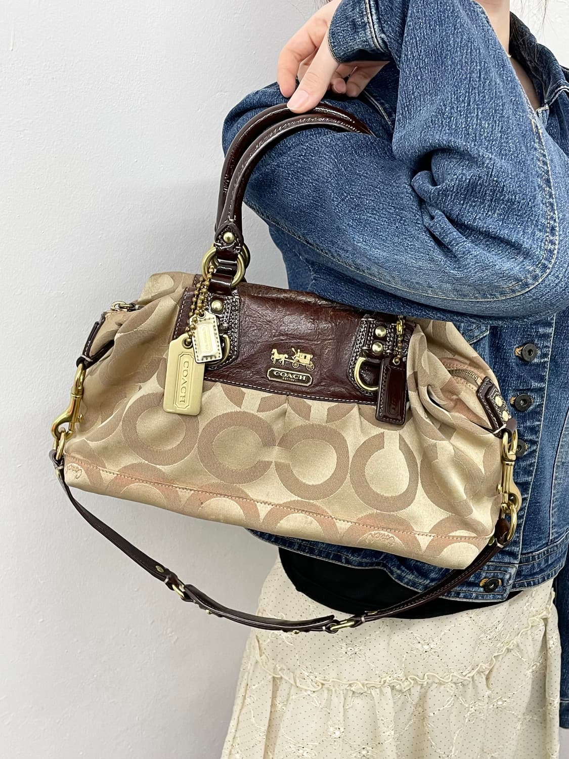 코치 시그니처 자카드 키링 숄더백 상품이미지2