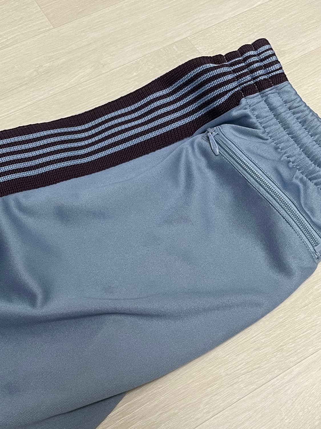 니들스 트랙팬츠 삭스블루 s 상품이미지3