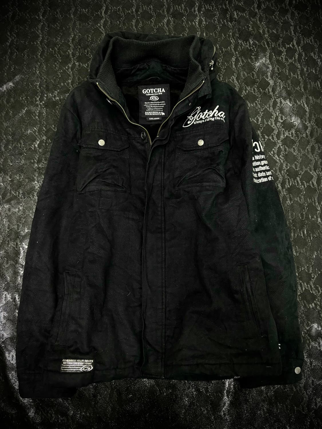 “GOTCHA” Y2K Lettering Black Padded Jack 상품이미지3