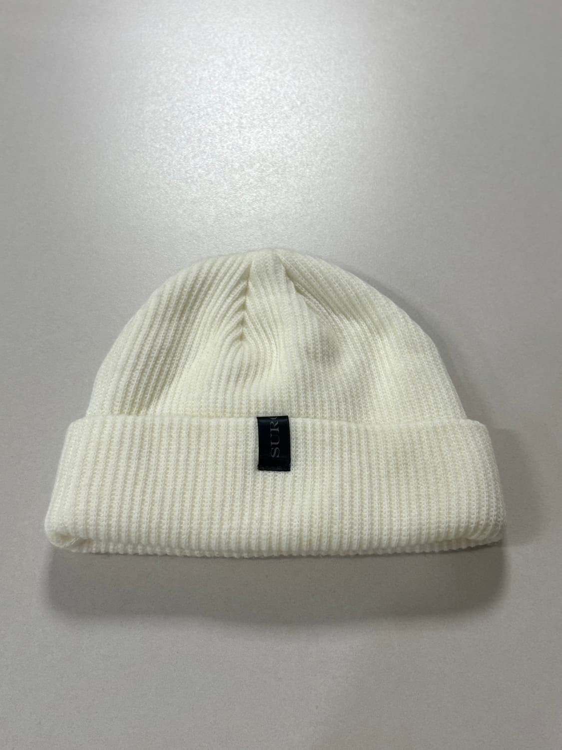 써저리 클로버 로고 비니 화이트 상품이미지2