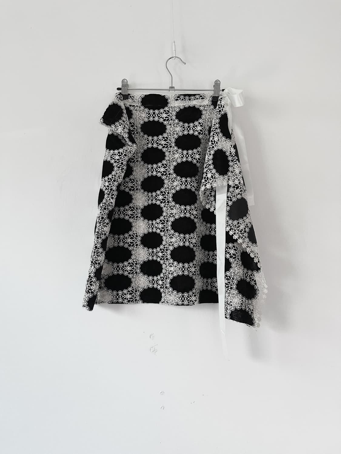 Dot wrap layer skirt / black 상품이미지3