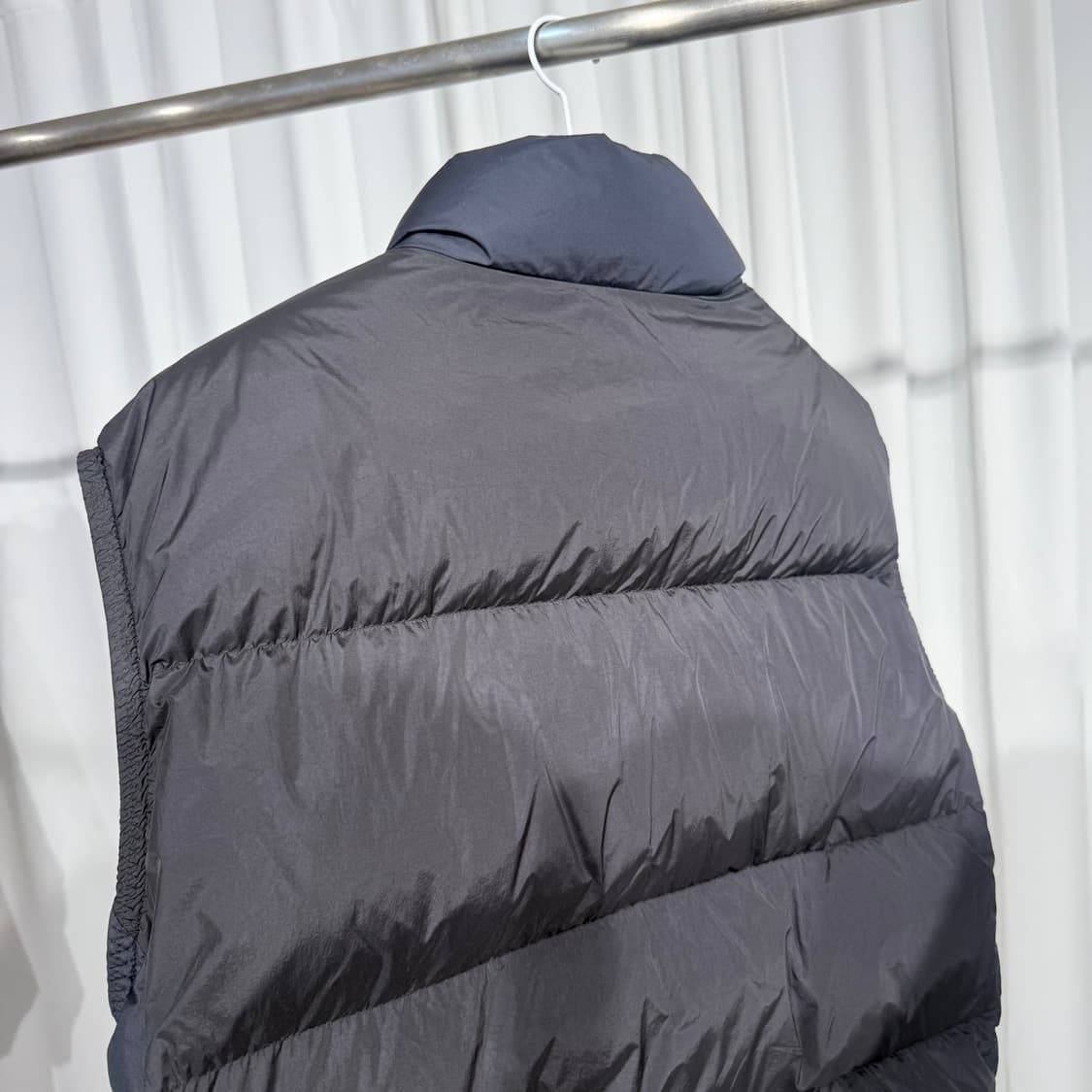 (115) 몽클레어 알마즈 조끼패딩  상품이미지4