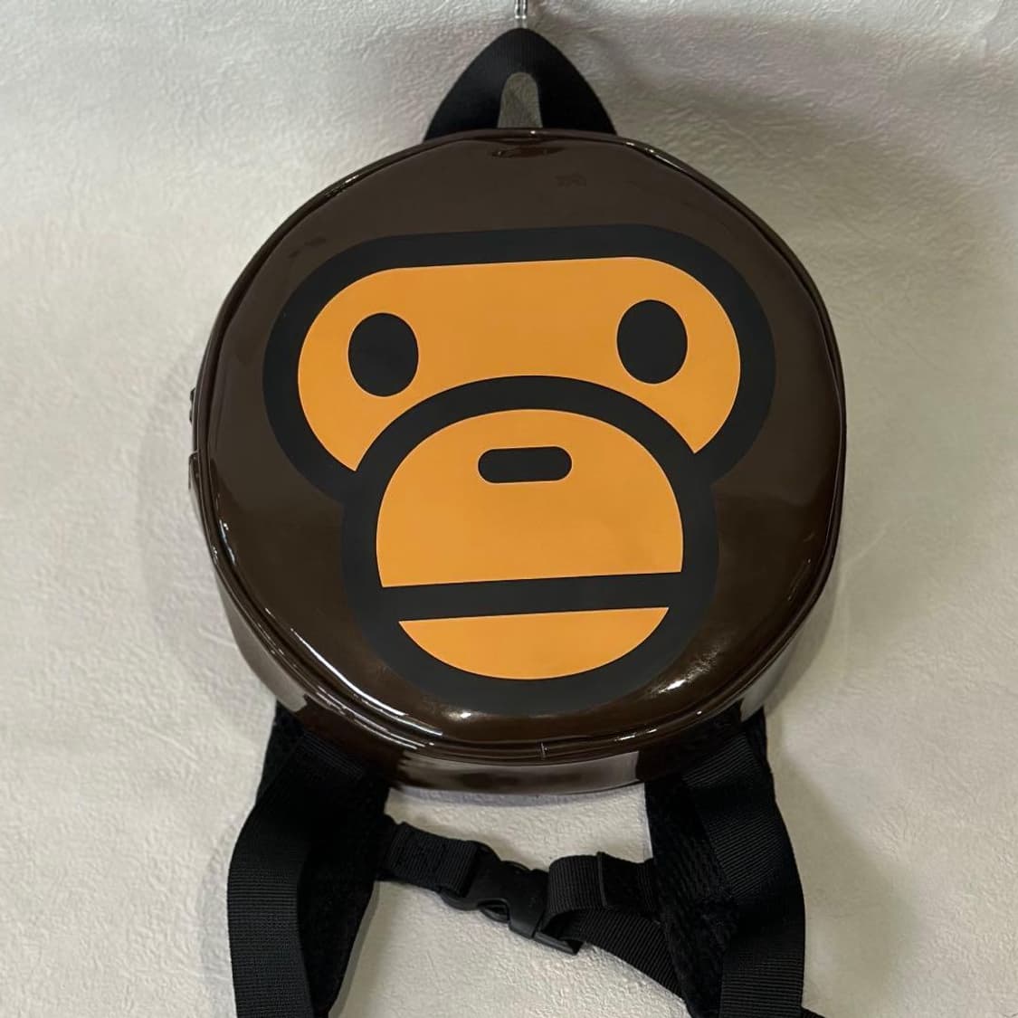 베이프 베이비 마일로 에나멜 백팩 상품이미지1