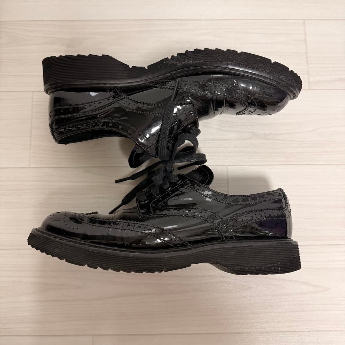 [36.5] 프라다 에나멜 로퍼 블랙 상품이미지3