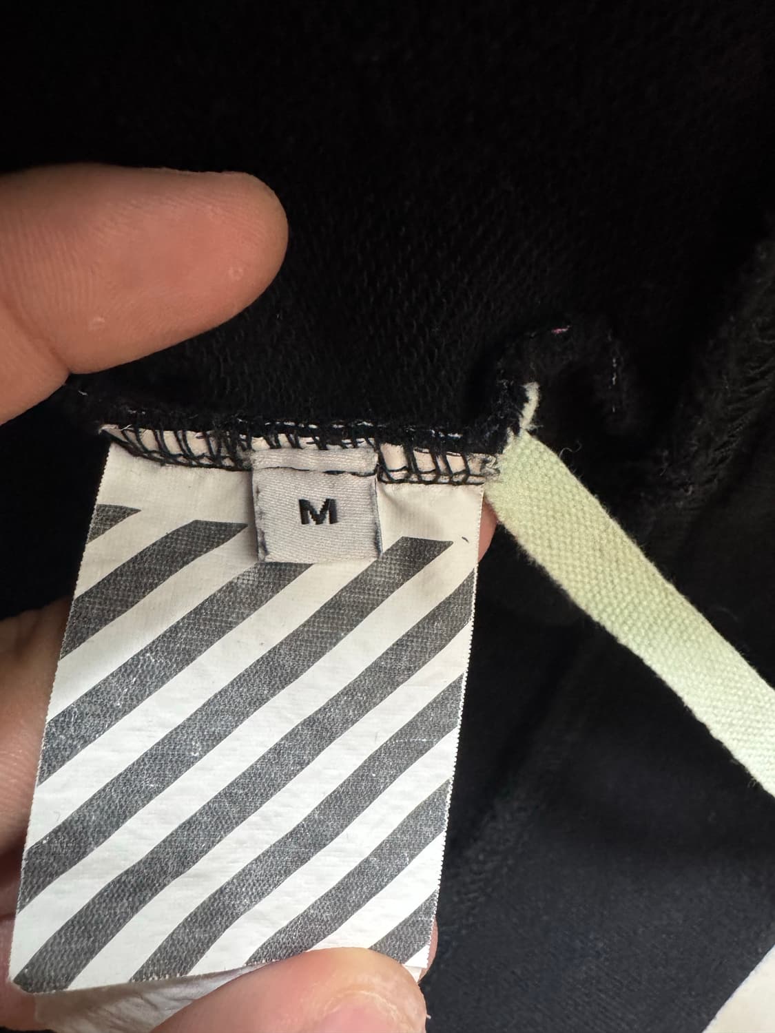 오프화이트 갤럭시 후드티 상품이미지3