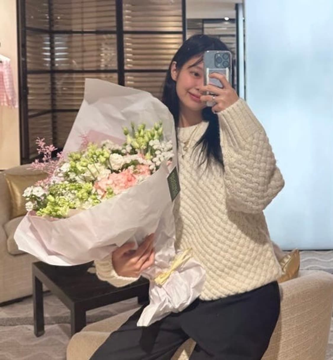 아모멘토 크로쉐 니트 CROCHET KNIT PULLOVER 상품이미지1