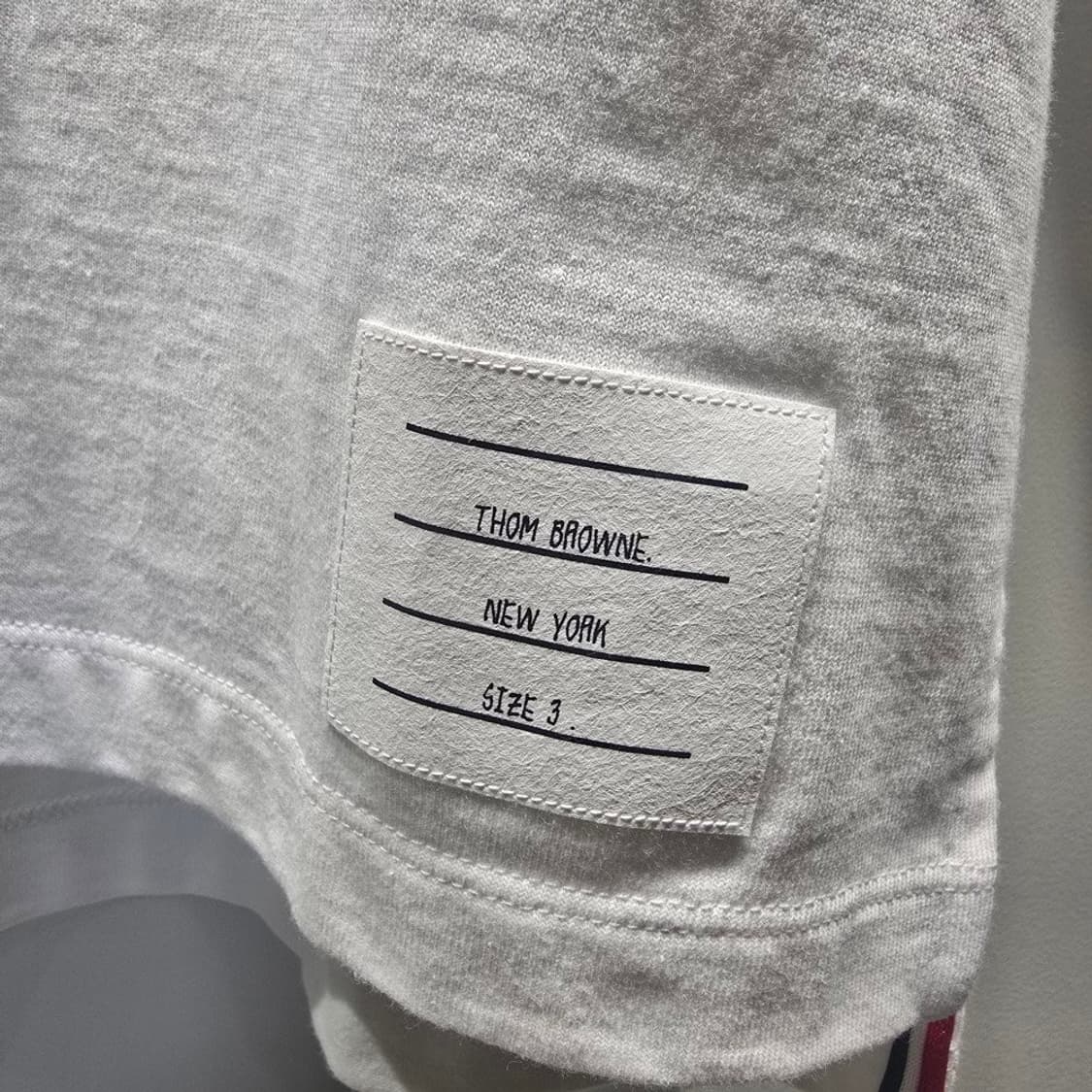 [정품] 톰브라운 RWB 스트라이프 반팔 티셔츠 화이트 3 상품이미지4