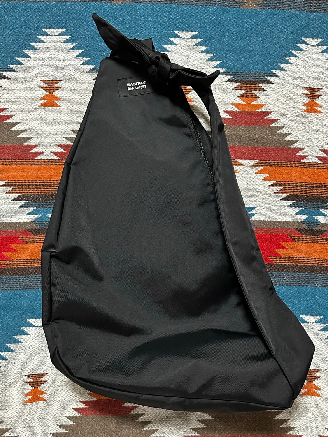 이스트팩 라프시몬스 슬링백 상품이미지3