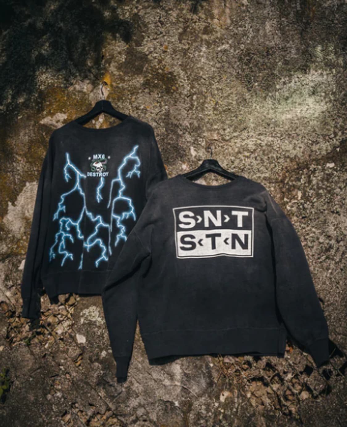 [새상품/L] 세인트미카엘 스웻셔츠 메두사 맨투맨 블랙 상품이미지4