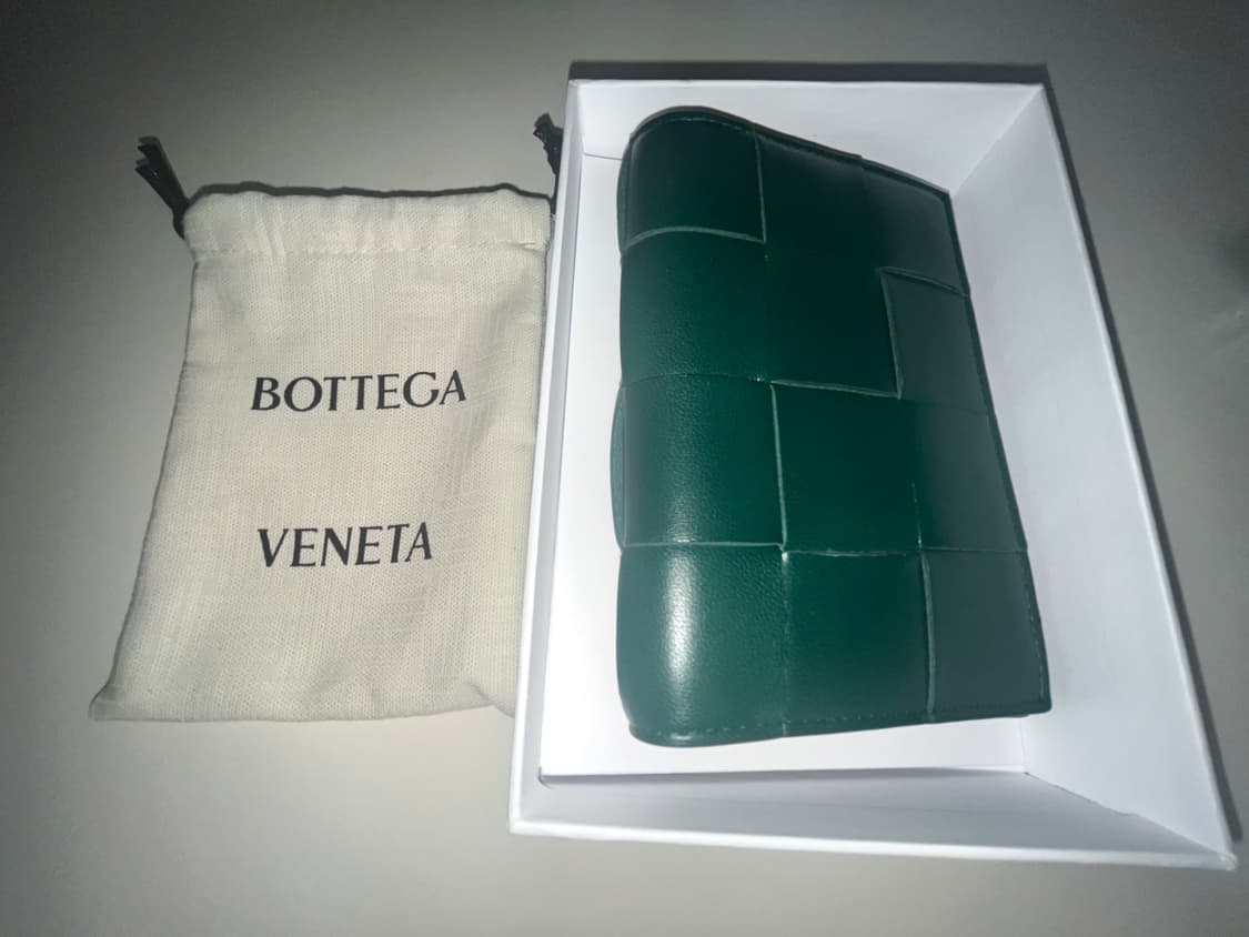 (새상품) Bottega Veneta 여권지갑 상품이미지3