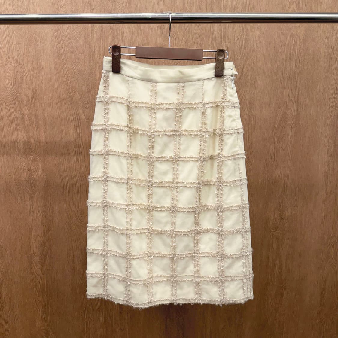 모스키노 H라인 트위드 미디 스커트 텍스처 그리드 자수 디테일 아이보리 상품이미지2