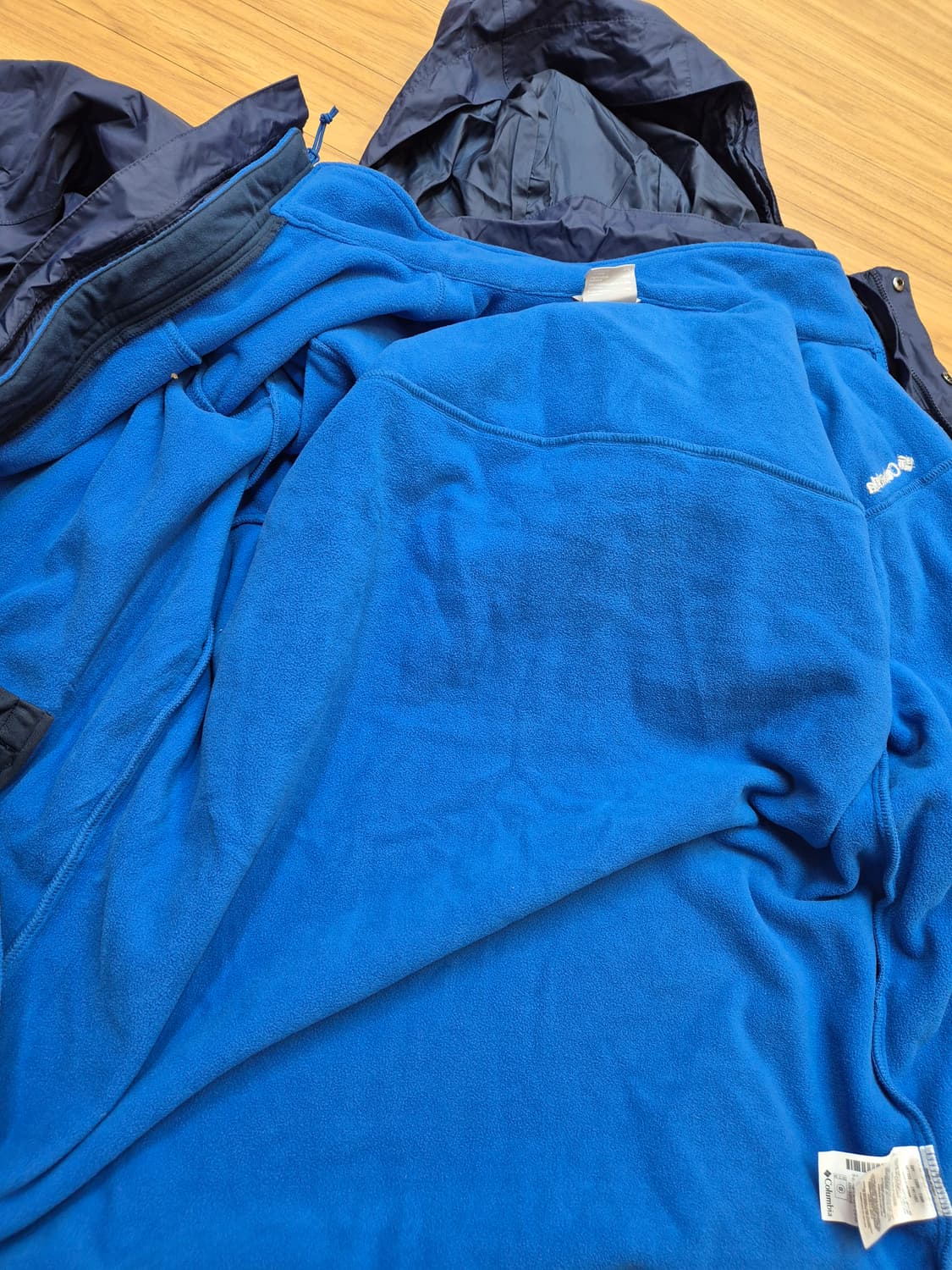 콜롬비아 인터체인지 자켓 XXL사이즈 판매합니다. 겉감은 네이비, 안감은 상품이미지3