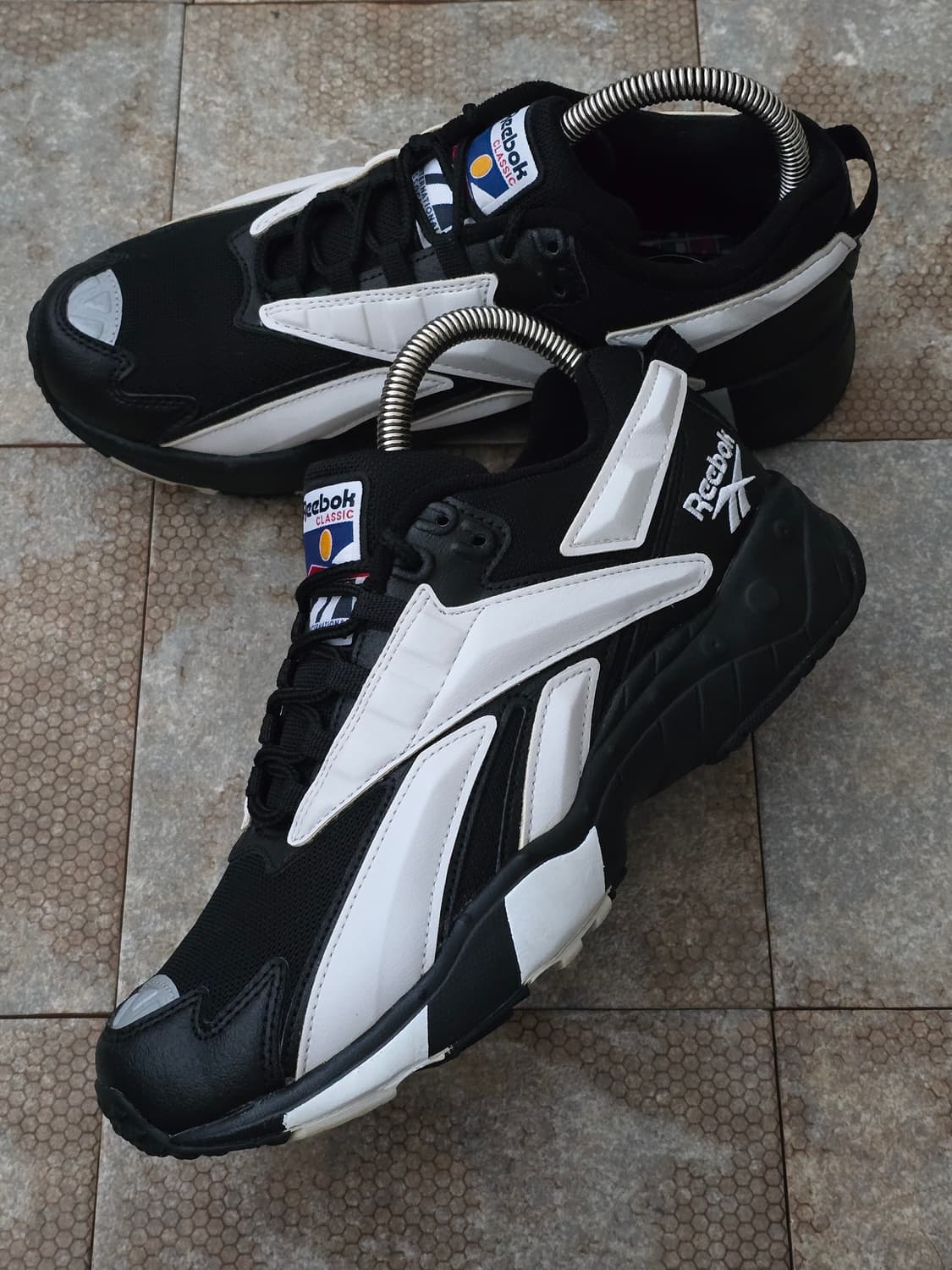 (255)리복 인터벌 96 블랙 화이트 상품이미지3