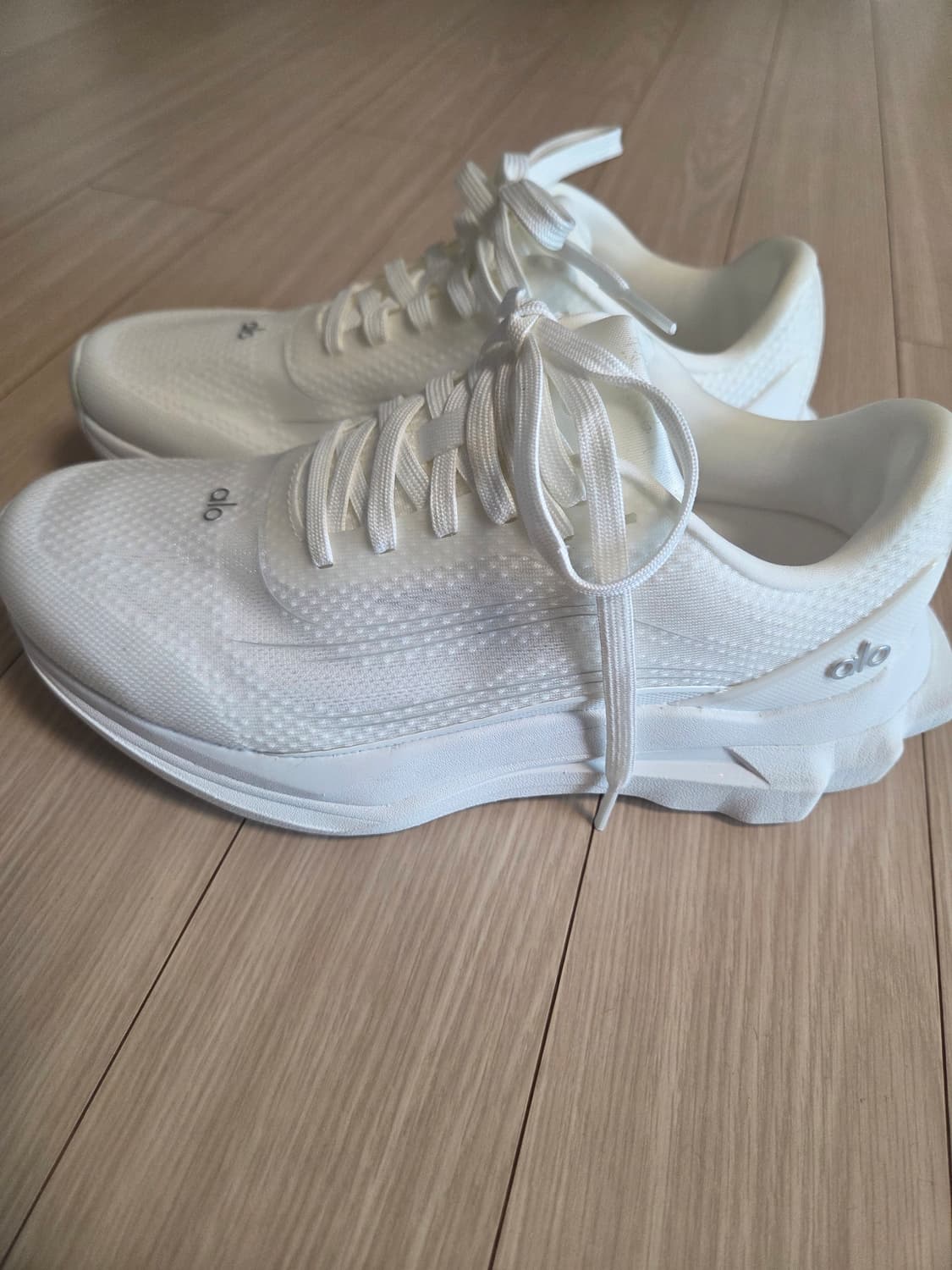 (새상품)Alo runner 알로 러너 런닝화 화이트 (235) 상품이미지4